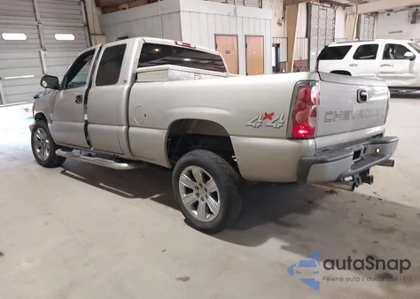 2004 Chevrolet Silverado 1500 Work Truck z USA, uszkodzony, nr VIN 2GCEK19T541279393